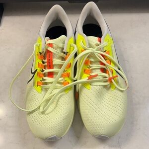 Nike Sneakers in Neon Yellow and Orange